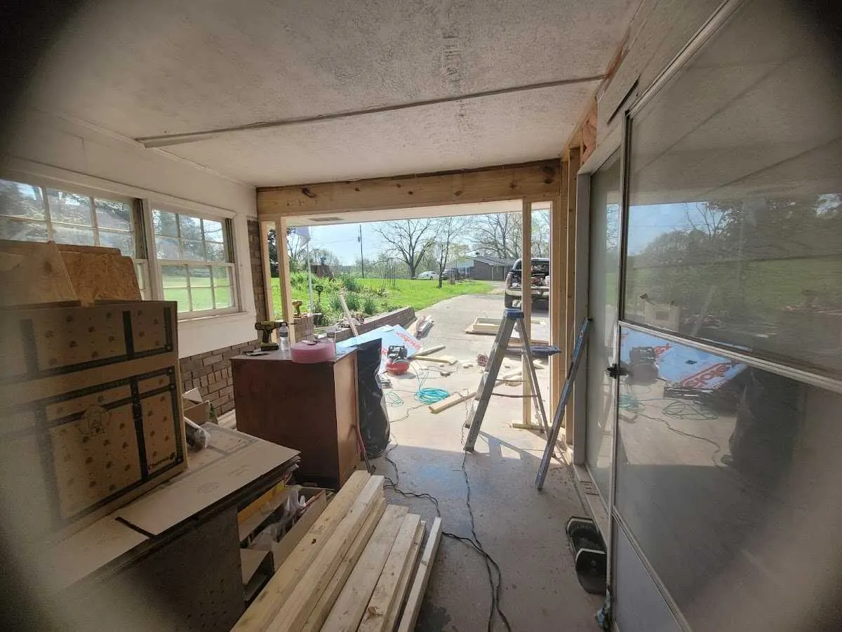 Air movers and dehumidifier for Water Mitigation Services in Scenic Oaks